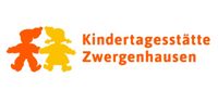 Der Namensschriftzug und ein oranger und ein gelber Zwerg, die sich bei den Händen halten 