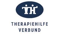 Der Namensschriftzug und die Buchstaben TH als kleine Figuren 