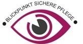 Der Namensschriftzug des Vereins oberhalb eines Auges 