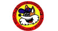 Der Namenszug im Kreis um ein Fuchsgesicht mit einer Schirmmütze