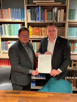 Dr. Kilian Lembke, Vorsitzender des Landeskulturverbandes, und Michael Saitner, geschäftsführender Vorstand des PARITÄTISCHEN SH