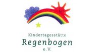 Wolke und Sonne, dazwischen ein Regenbogen. 
