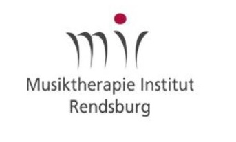 Fünf gebogene Striche mit einem roten Punkt und der Name des Vereins 