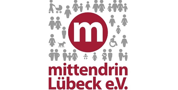 Ein großes rotes M in mitten unterschiedlicher Menschen